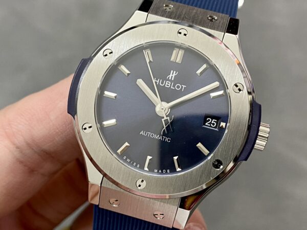 Hublot Classic Fusion 565.NX.1171.RX Lady 38 MM - Image 4