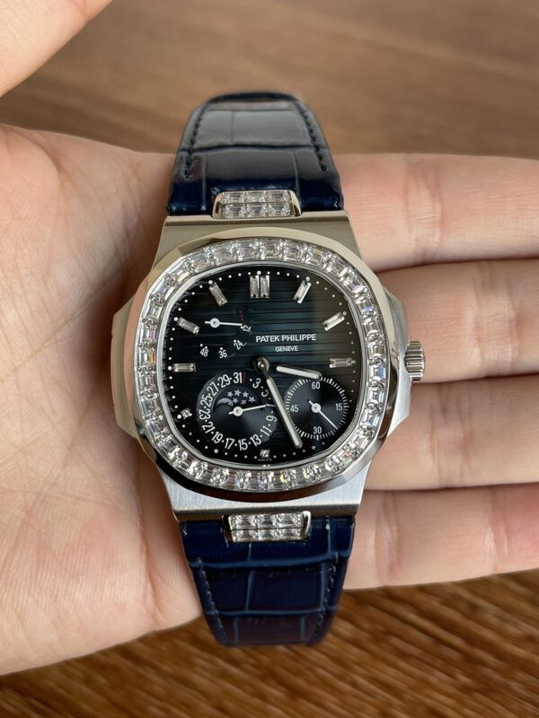 Patek Philippe Nautilus Moon Phases Black 5724G 001 40mm - Image 2