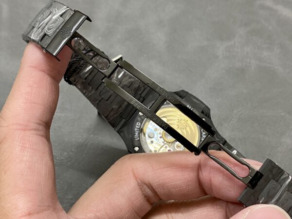 Patek Philippe Nautilus Carbon Fiber Case Blue Dial 5711 40MM Watch - Image 10