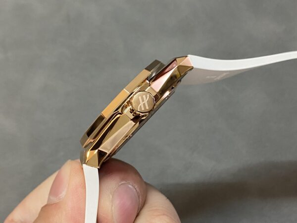 Hublot Classic Fusion 550.OS.2200.RW.ORL20 40MM - Image 7