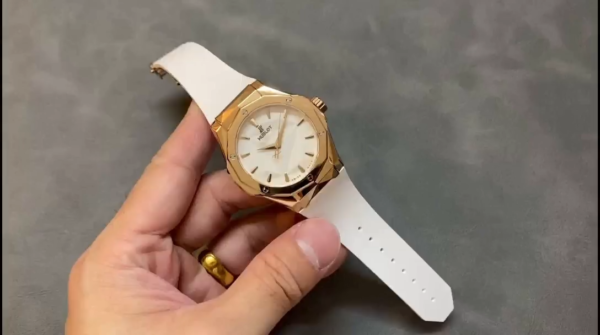 Hublot Classic Fusion 550.OS.2200.RW.ORL20 40MM - Image 2