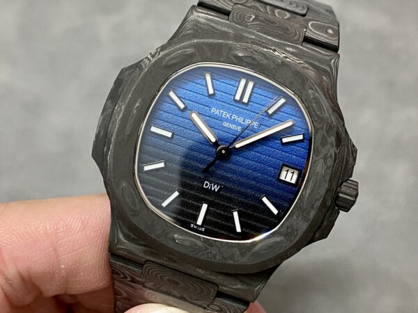 Patek Philippe Nautilus Carbon Fiber Case Blue Dial 5711 40MM Watch - Image 4