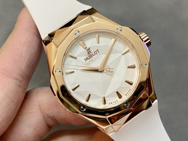 Hublot Classic Fusion 550.OS.2200.RW.ORL20 40MM - Image 5