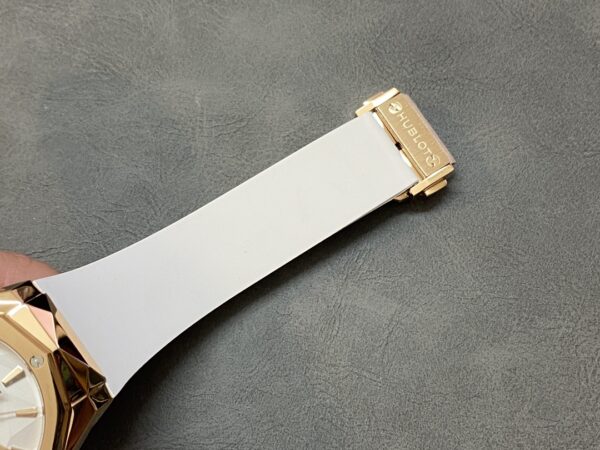 Hublot Classic Fusion 550.OS.2200.RW.ORL20 40MM - Image 9