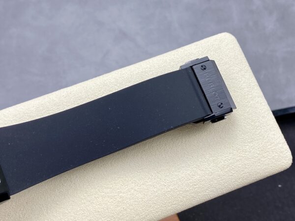 Hublot Classic Fusion 581.CX.1270.RX.MDM 45MM Mens - Image 9