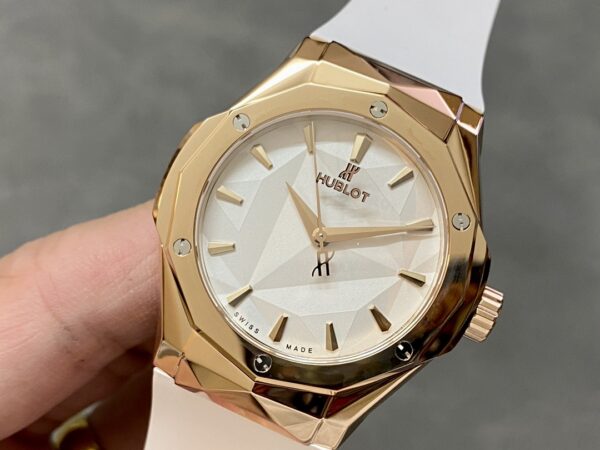 Hublot Classic Fusion 550.OS.2200.RW.ORL20 40MM - Image 4