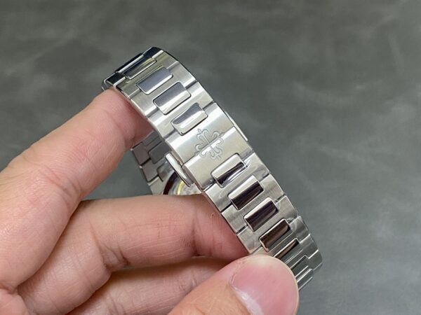 Replica Patek Philippe Nautilus 7118 1200A 011 Stainless Steel 40mm Mens Watch - Image 10