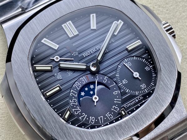 Replica Patek Philippe Nautilus 5712 1A 001 40mm Mens Watch - Image 5