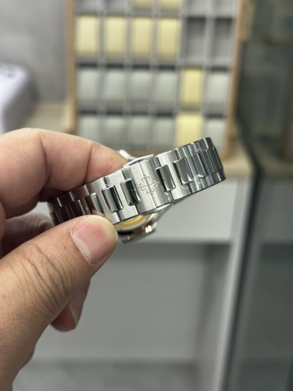 Patek Philippe Nautilus Ladies Stainless Steel Blue Dial 7118 1200A 001 35mm - Image 7