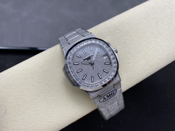 Patek Philippe Nautilus Diamond 5711 40mm & 35mm Replica Watch - Image 8