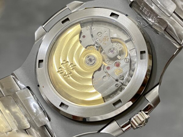 Replica Patek Philippe Nautilus 5711 1A Green Dial 40mm Mens Watch - Image 8
